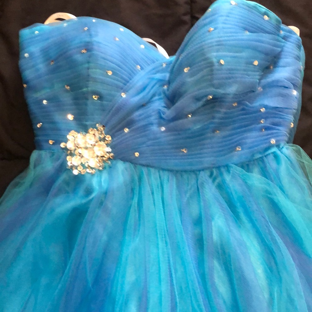 Prom Dress - Picture 2 of 4